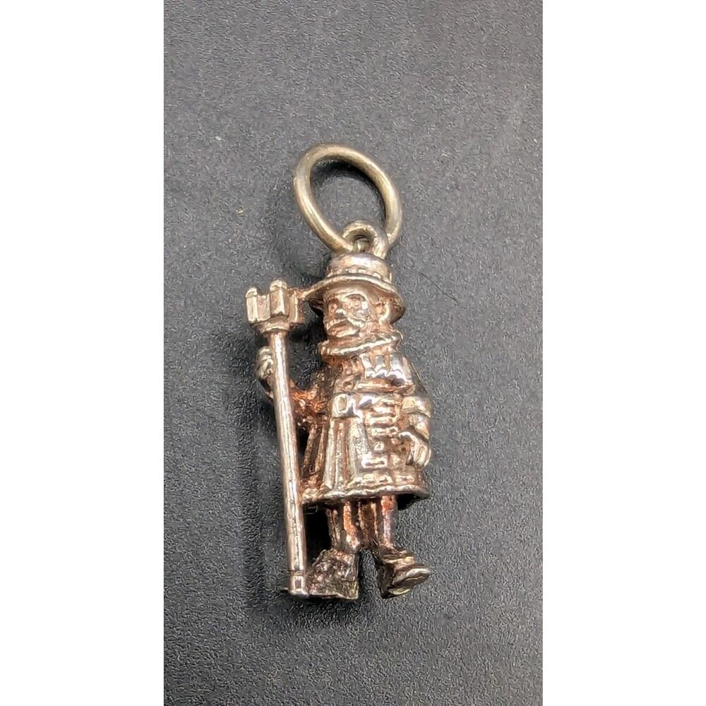 Vintage Sterling Silver Beefeater Charm London Tower Yeoman Warder 2.2g England